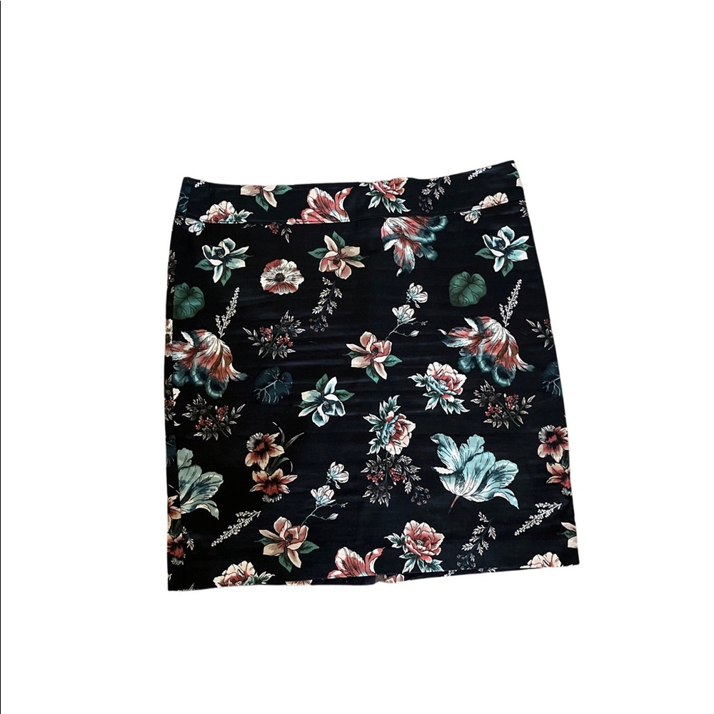 Floral pattern skirt